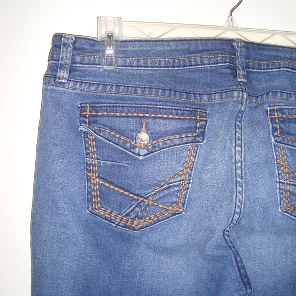 EUC capri jeans - Picture 2 of 3
